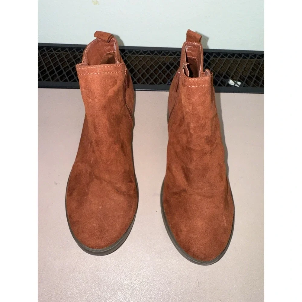 Time and‎ Tru Women's Ankle Boots Size 8 Rust Suede Zip Low Heel Booties